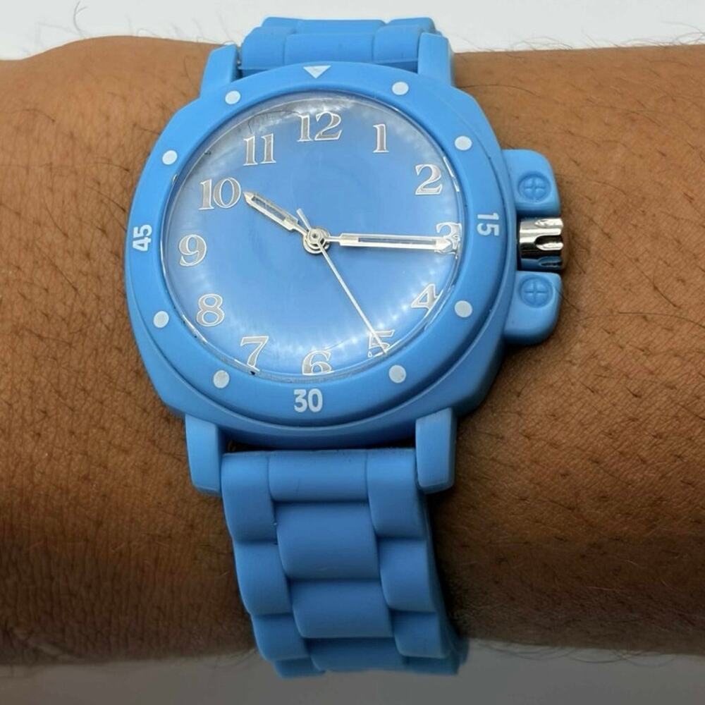 Blue Retro Watch - Picture 2 of 5